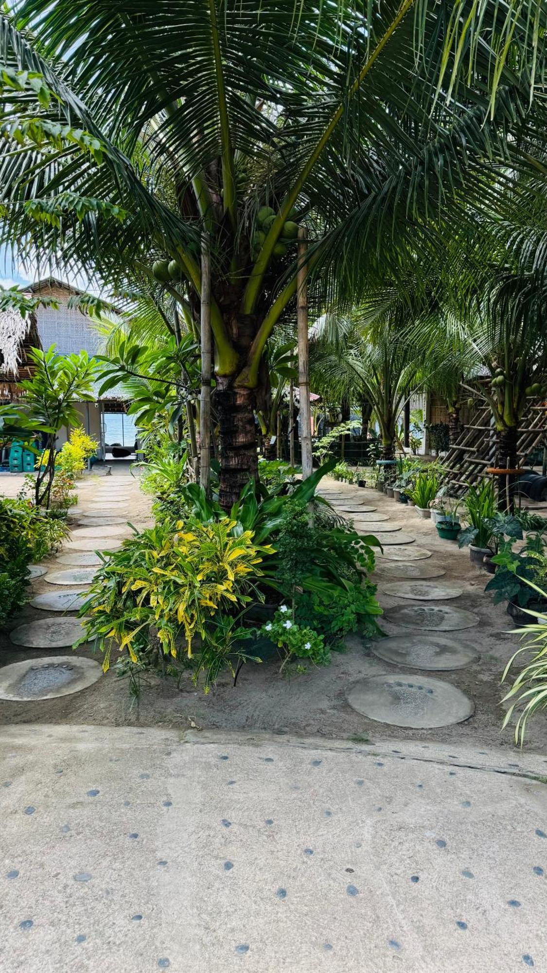Footprints Beach Resort Agpudlos Экстерьер фото