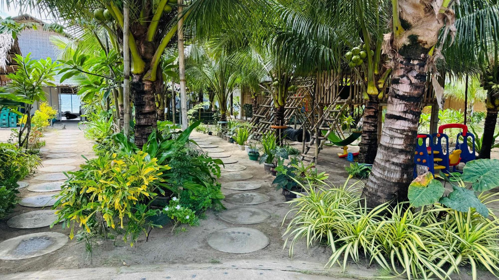 Footprints Beach Resort Agpudlos Экстерьер фото